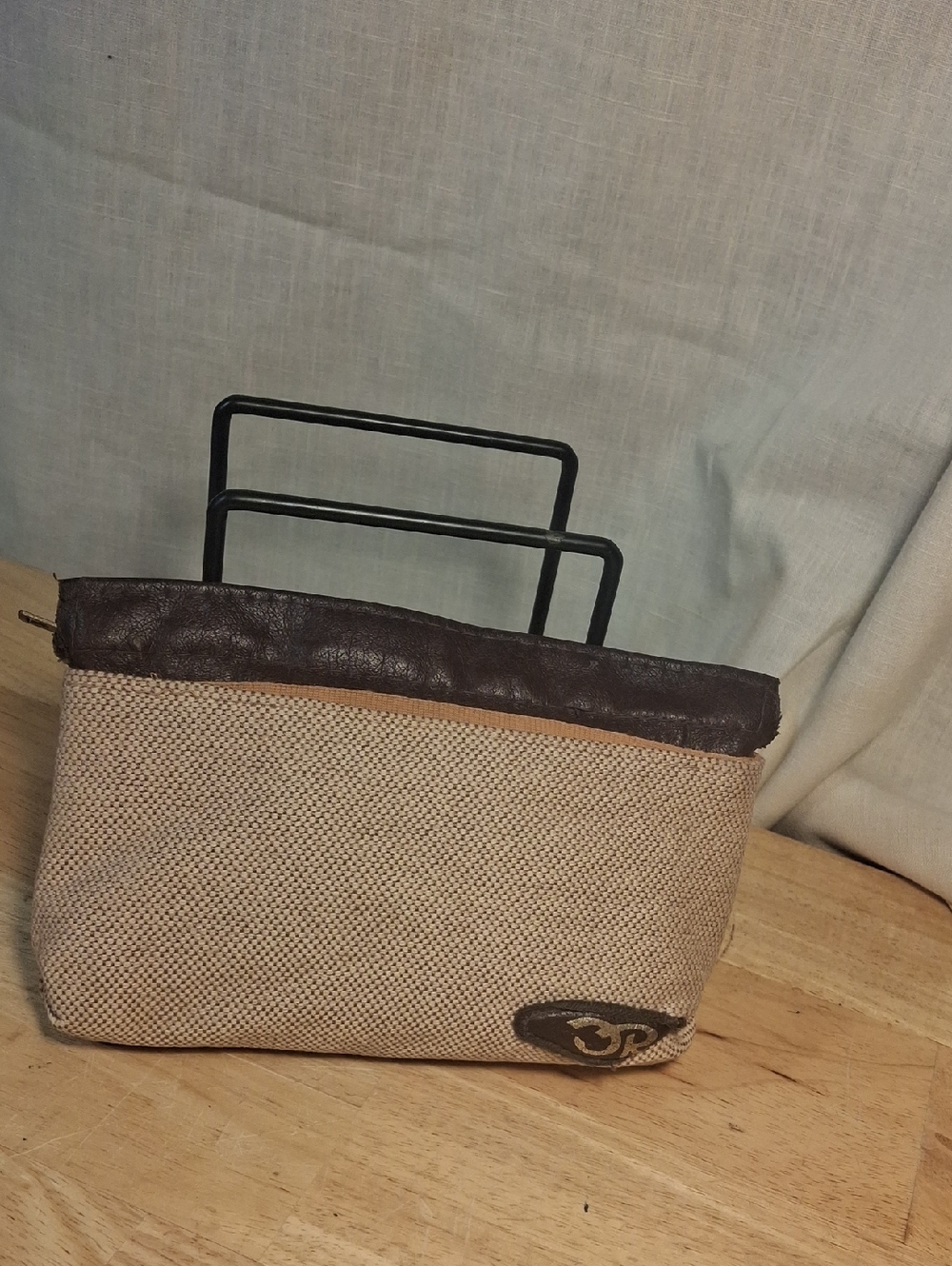 vintage Oscar de la Renta Cream and Brown Signature Lined Pouch